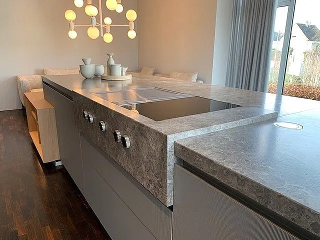 Wohnküche DADA HL6 Lack London Sky 3D Beige Massivholz Sunrise Oak Marmor Grau Inklusive E-Geräte
