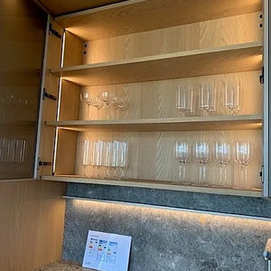 Wohnküche DADA HL6 Lack London Sky 3D Beige Massivholz Sunrise Oak Marmor Grau Inklusive E-Geräte