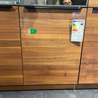 Einbauküche Linee KLI Filigno Keramik Basalt Schwarz Vollholz Nussbaum Naturgeölt Inklusive E-Geräte