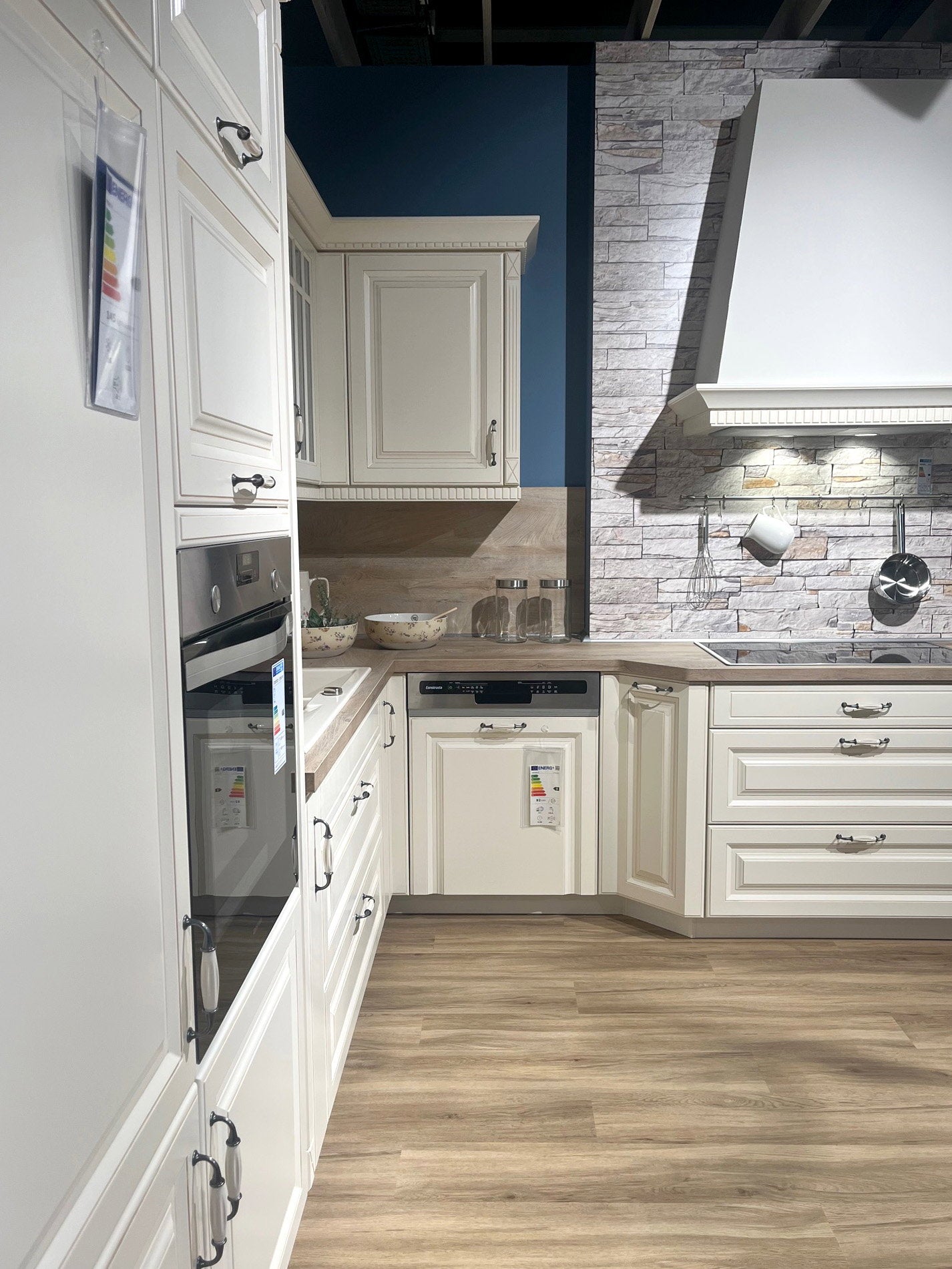 Landhausküche Castello Holzwerkstoff Magnolia Gewischt Weiß Inklusive E-Geräte
