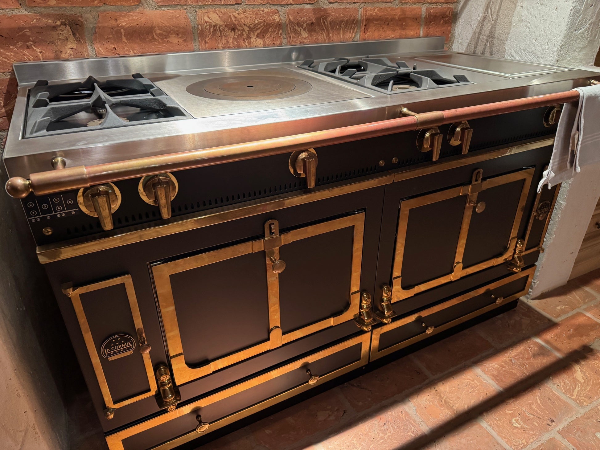 Kombinationsofen Chateau 150 Glänzendes Messing Und Mattschwarz