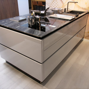 Kitchen Systemat AV 4030 GL Satin High Gloss Lacquered Black