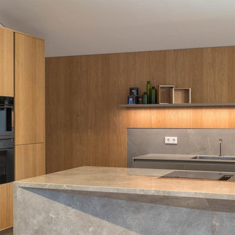 Designküche C12 Front Aluminium Oxid Bronze Und Eiche Furniert Und Geprägt