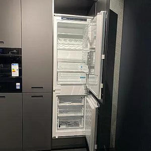 Küche nx950 Front Ceramic Marmor Grigio Mit Glasfronten Lavaschwarz Matt - KüchenFirst