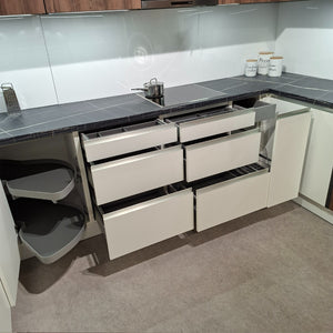 Einbauküche Pura Platte Marmor Vena Schwarz Schichtstoff K102 Weiß Matt Nachbildung Victroia Nussbaum Inklusive E-Geräte