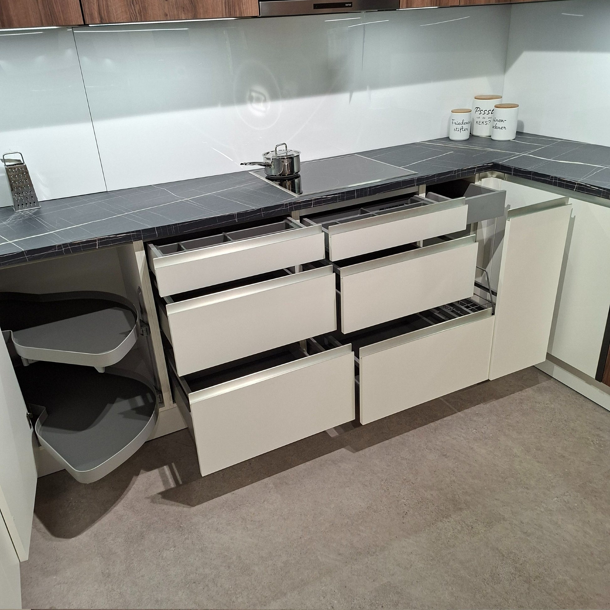Einbauküche Pura Platte Marmor Vena Schwarz Schichtstoff K102 Weiß Matt Nachbildung Victroia Nussbaum Inklusive E-Geräte